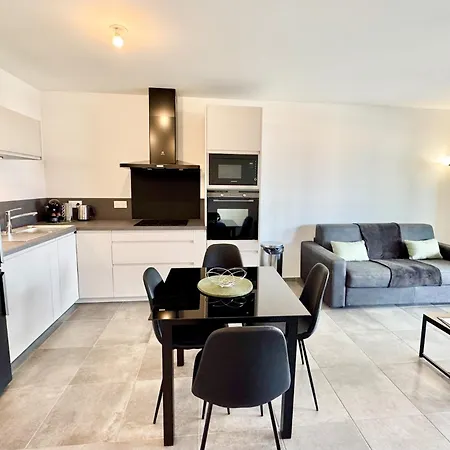 Appartement T2 Moderne Avec Vue Et Proche Centre-ville